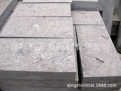 优质青石石材 火烧面青石板在仿古建筑中的应用与加工工艺