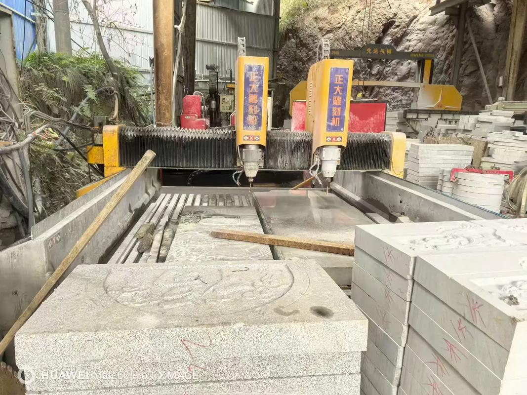 双头并进，效率倍增 耐斯1825双头雕刻机在现代石材加工中的应用